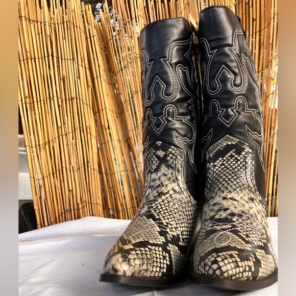 Cowboy Boots - Picture 2 of 2